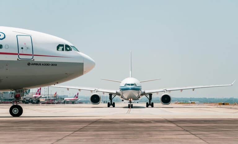 airplane, wait, apron, aviation, landing, airplane, airplane, airplane, airplane, airplane, aviation